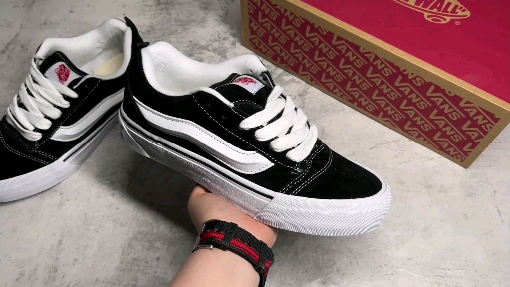 VANS Knu Skool 面包鞋 黑白 热门新款哔哩哔哩bilibili