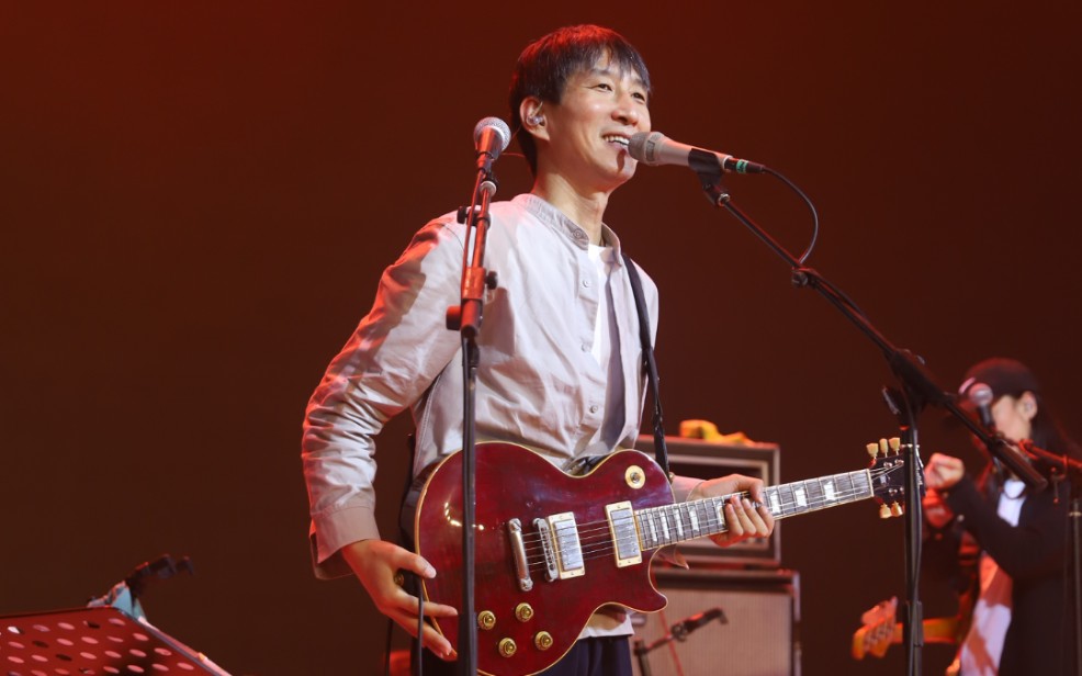 和女儿同台的万晓利满脸洋溢着幸福,万晓利×呼吸2021郑州站_哔哩哔哩