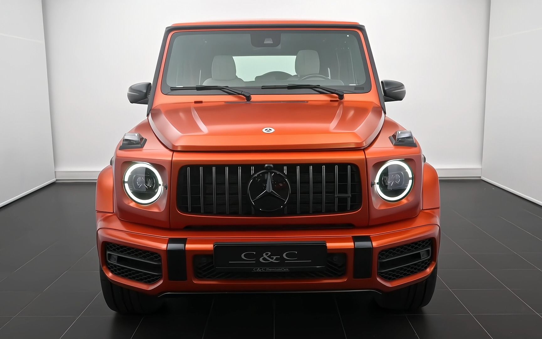 奔驰大g和宾利添越,是你会怎么选?