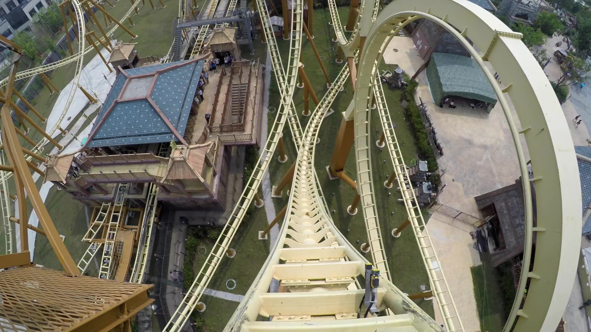 【过山车】龙虎争霸—— 中国第二个断轨过山车>合肥万达乐园(龙线pov