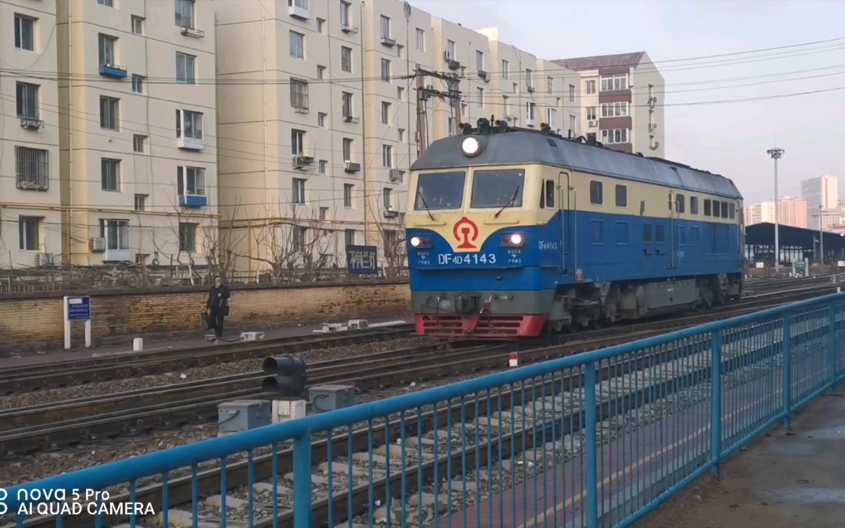 拍车视频no5k7753次本务入库东风4dh4143拍摄时间20220314