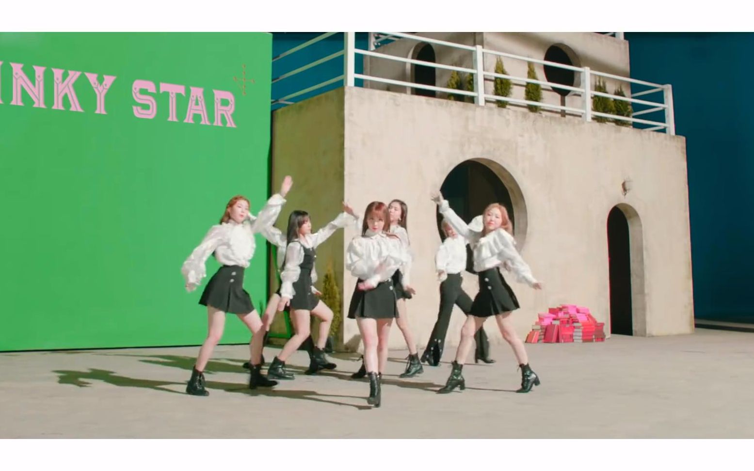 [图]公园少女(GWSN) - Pinky Star (RUN) MV 直拍舞蹈版