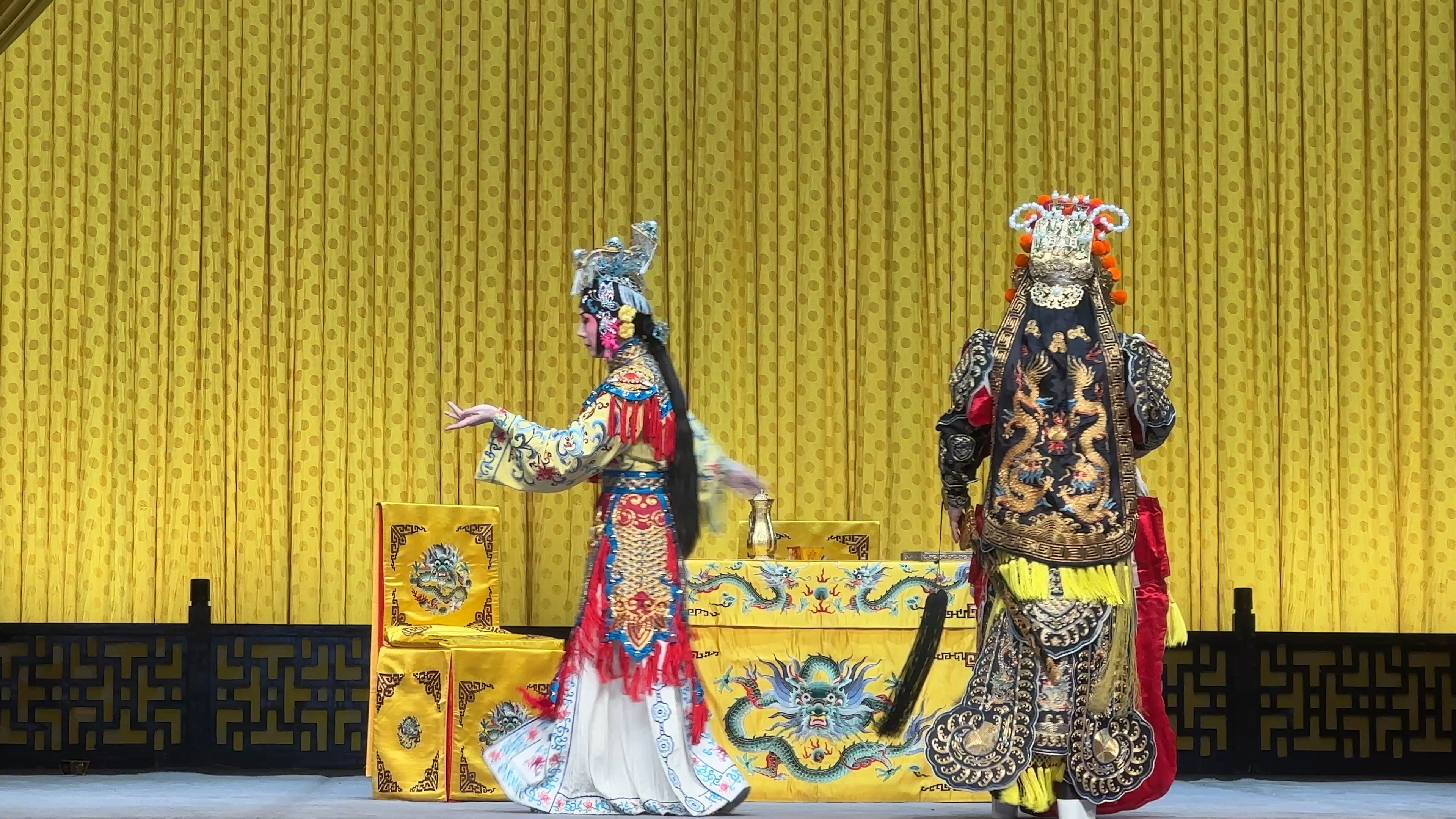 —上海京剧院《霸王别姬》虞姬:汉兵已略地,四面