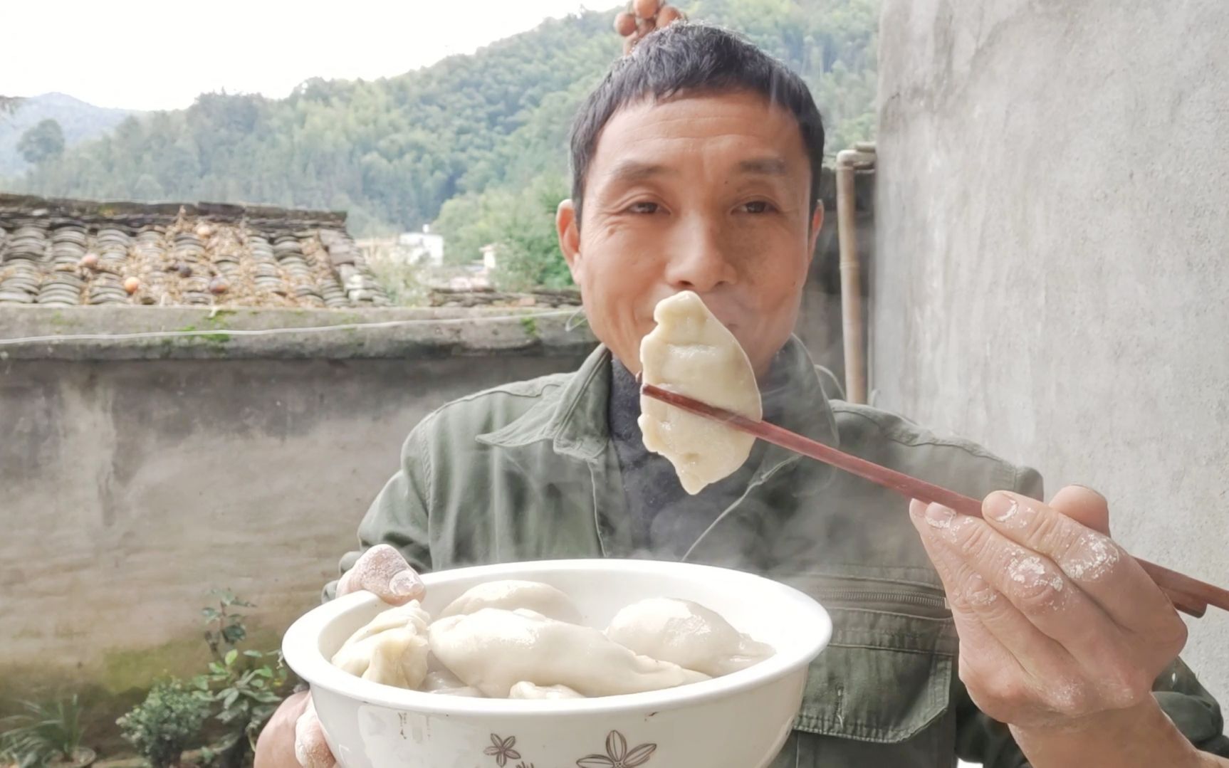 江西特色美食芋饺,饺子皮爽滑馅料鲜香很美味,你们吃过吗?哔哩哔哩bilibili