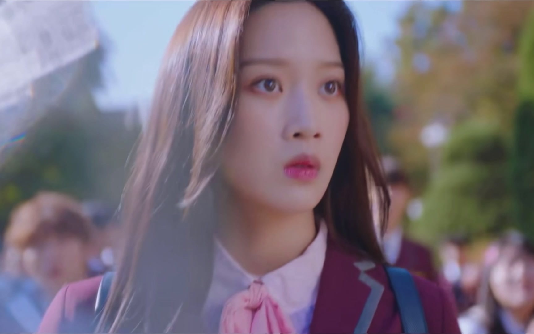 【女神降临】女主靠化妆逆袭成校园女神后却被男主撞见素颜了哈哈哈哈