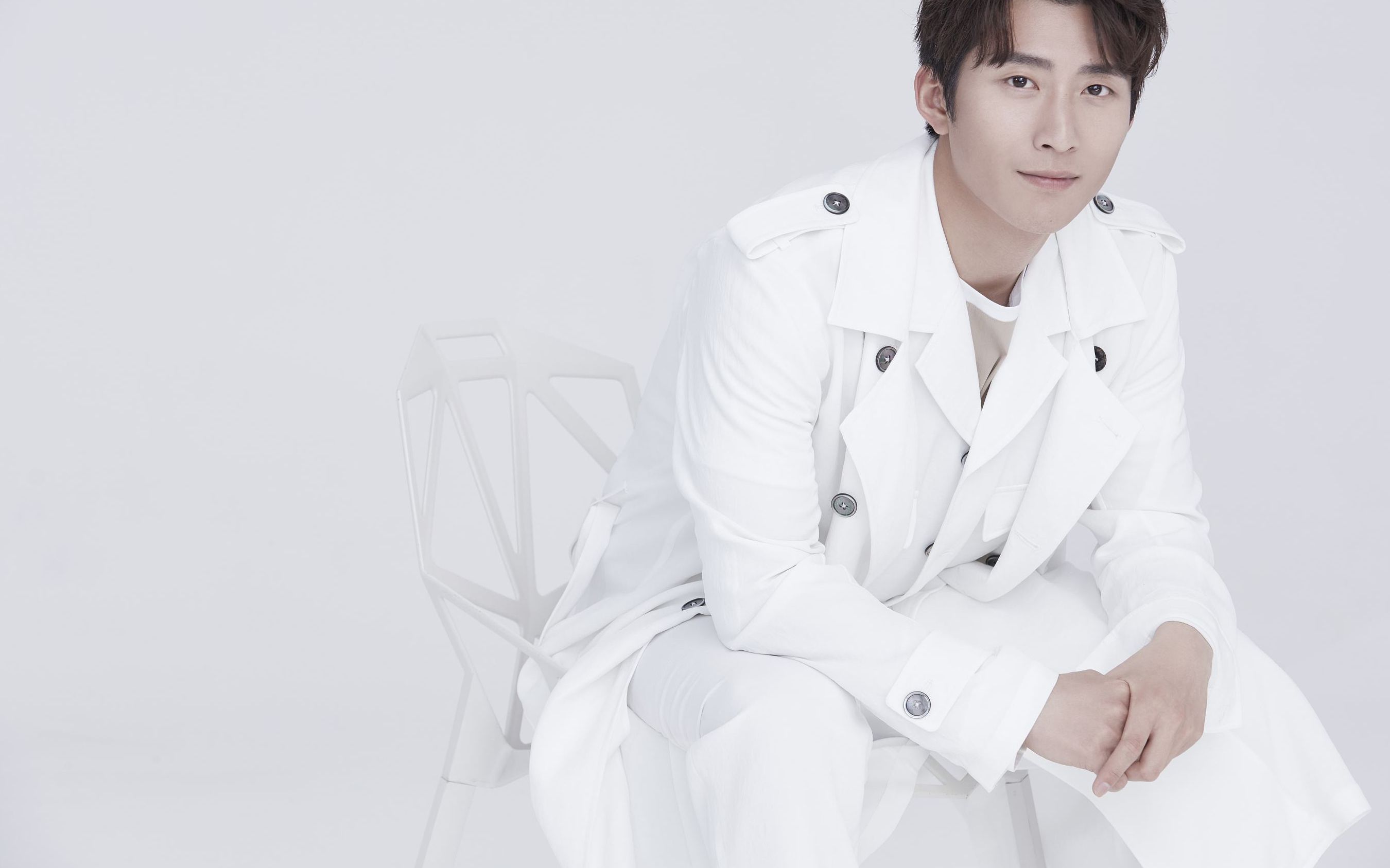 窦骁与何超莲公开恋情何妈妈三太太似乎不想买账