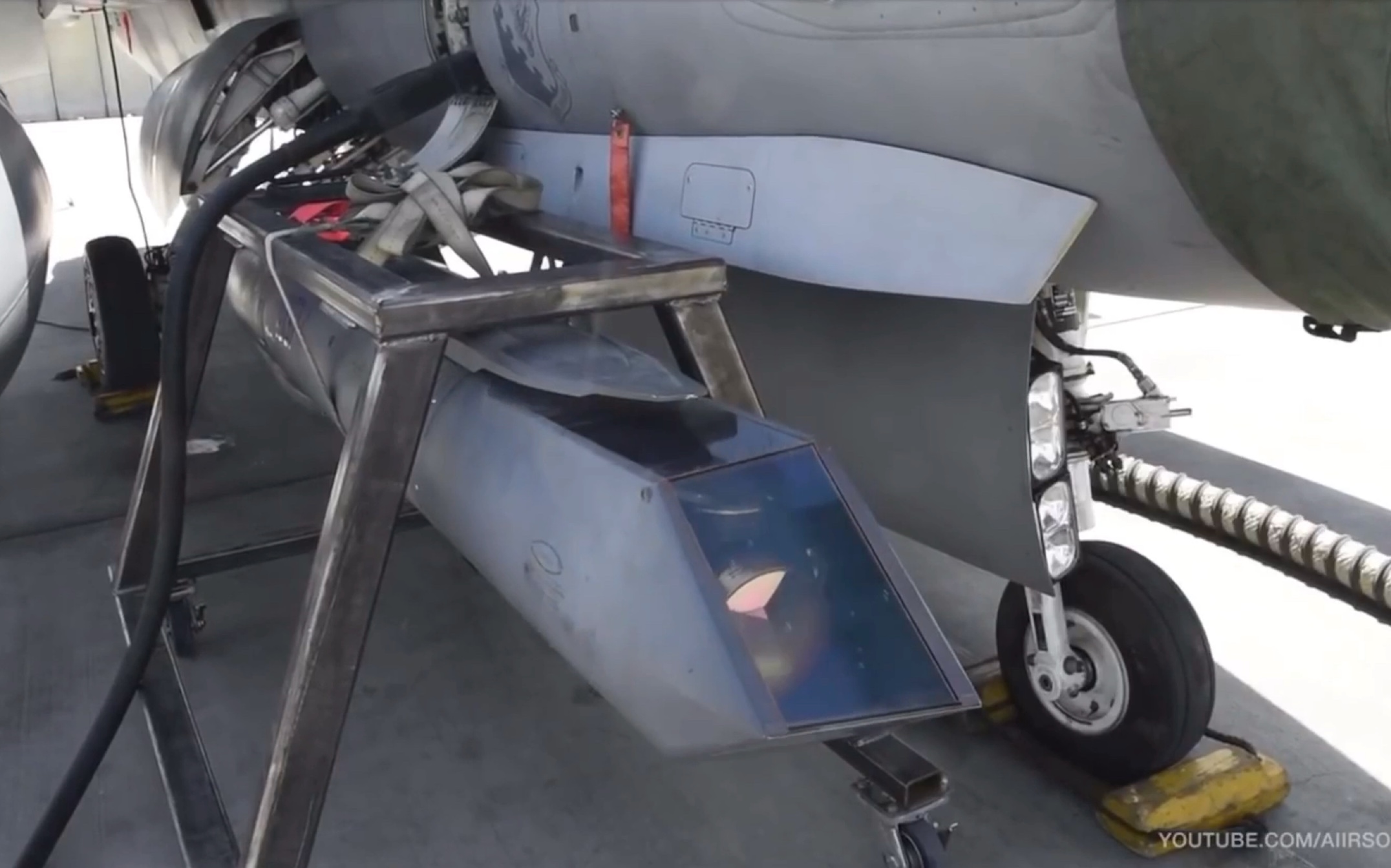 f16战斗机的anaaq33狙击手吊舱