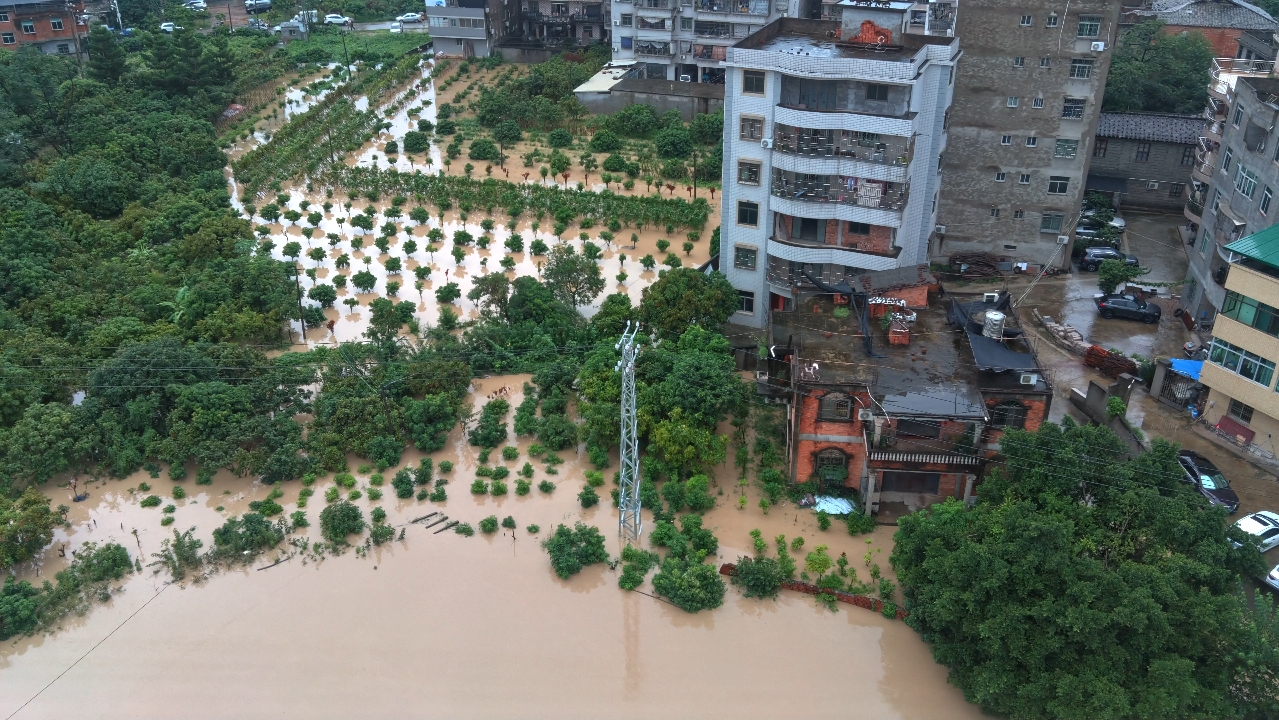 福州暴雨过后河流涨水,有些被淹了 哈博森黑鹰一号航拍