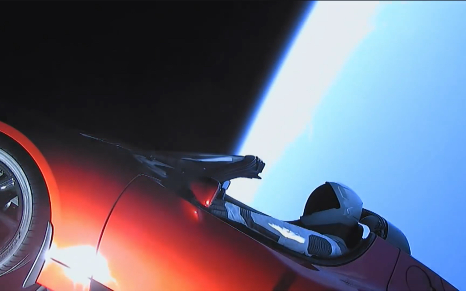 马斯克把roadster发射到太空,激动!made on earth by humans