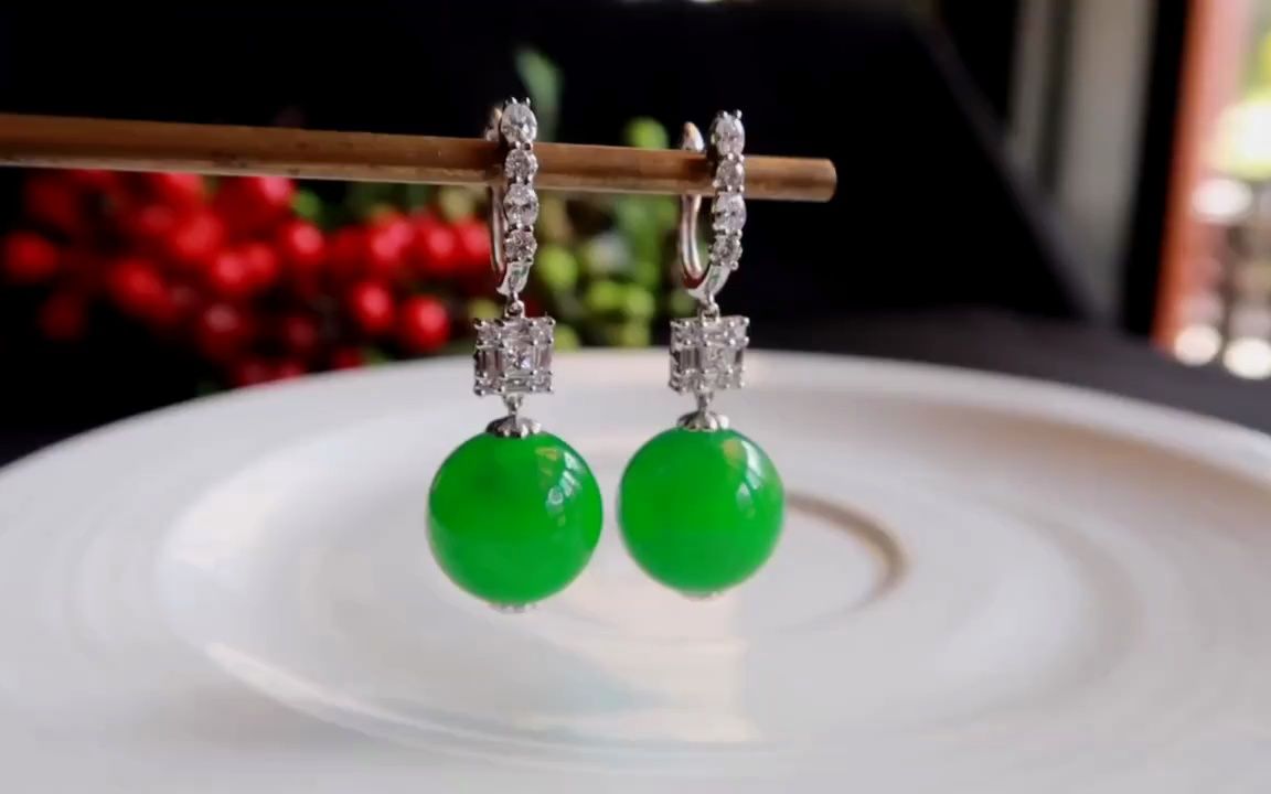 冰种绿珠子耳环 气质款缅甸翡翠玉石耳坠女士