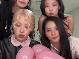 Télécharger la video: 【BFP中字】BLACKPINK 8周年下班开心见面开心