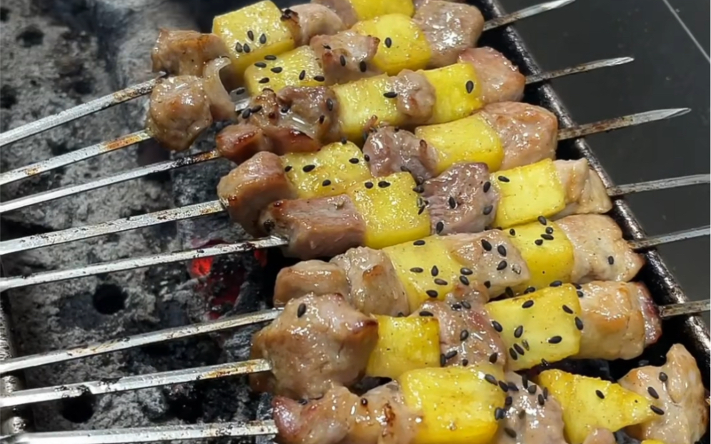烧烤美食之菠萝猪肉串