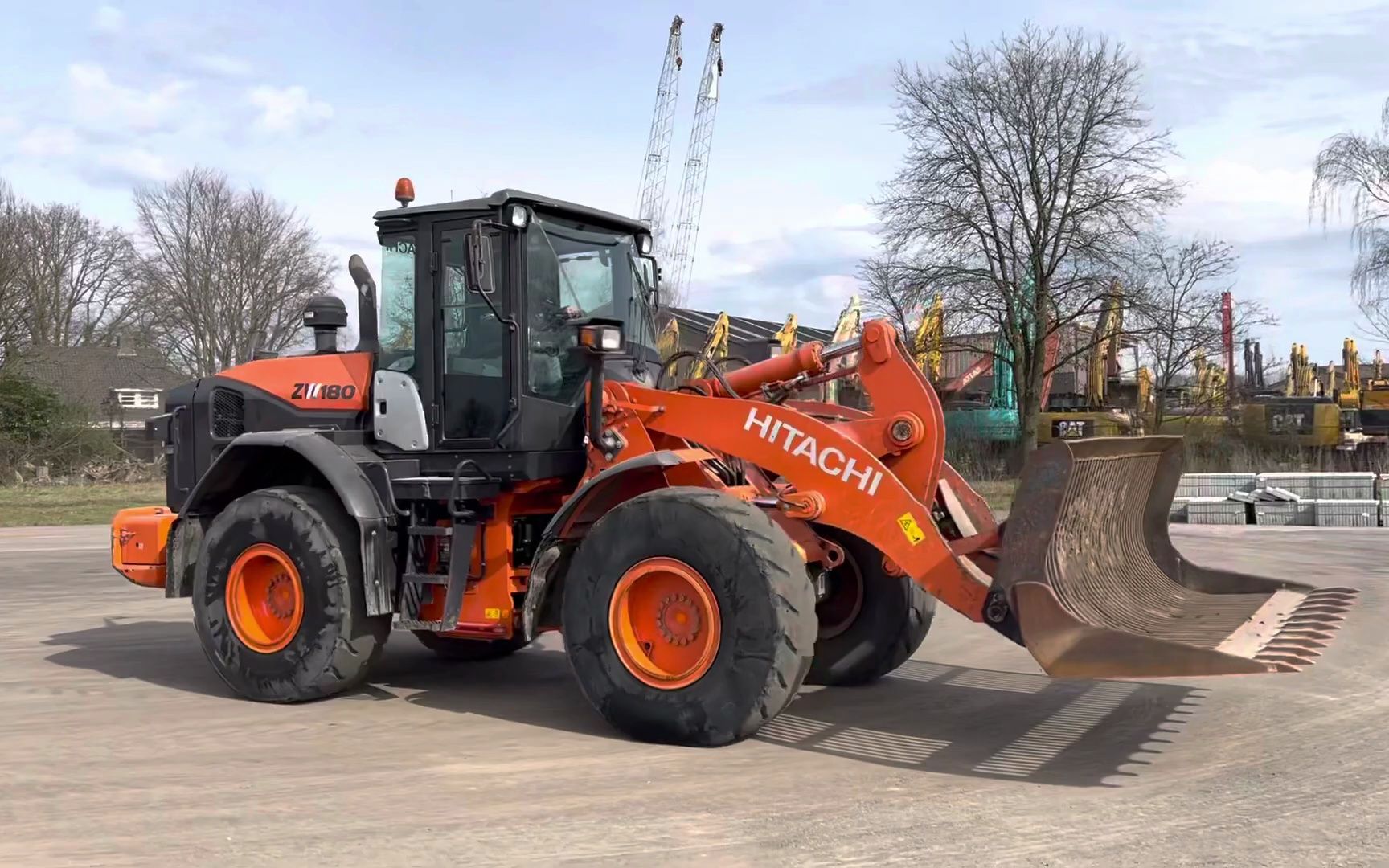 日立zw180-5b装载机操作展示