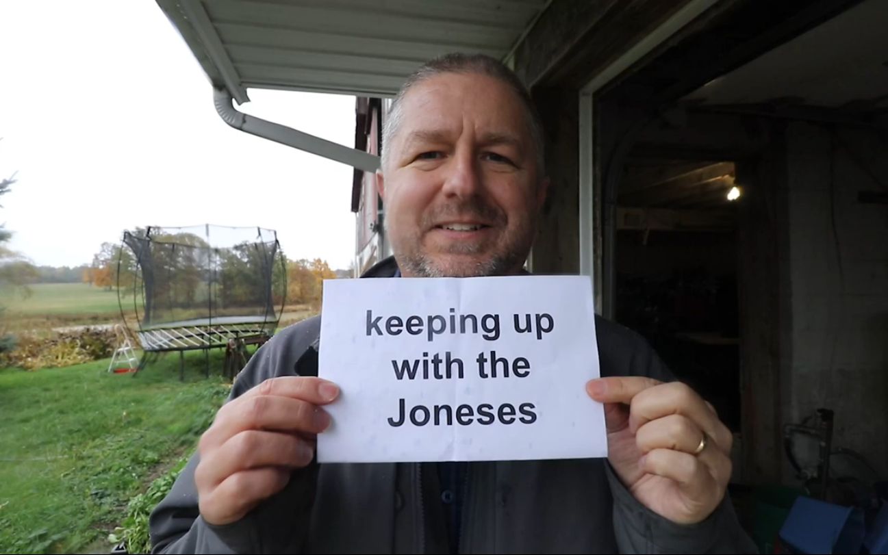 英语短语 | keeping up with the joneses & the grass is always greener哔哩哔哩bilibili