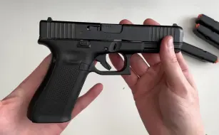 Video herunterladen: 搬运 格洛克Glock 17 Gen5 开箱