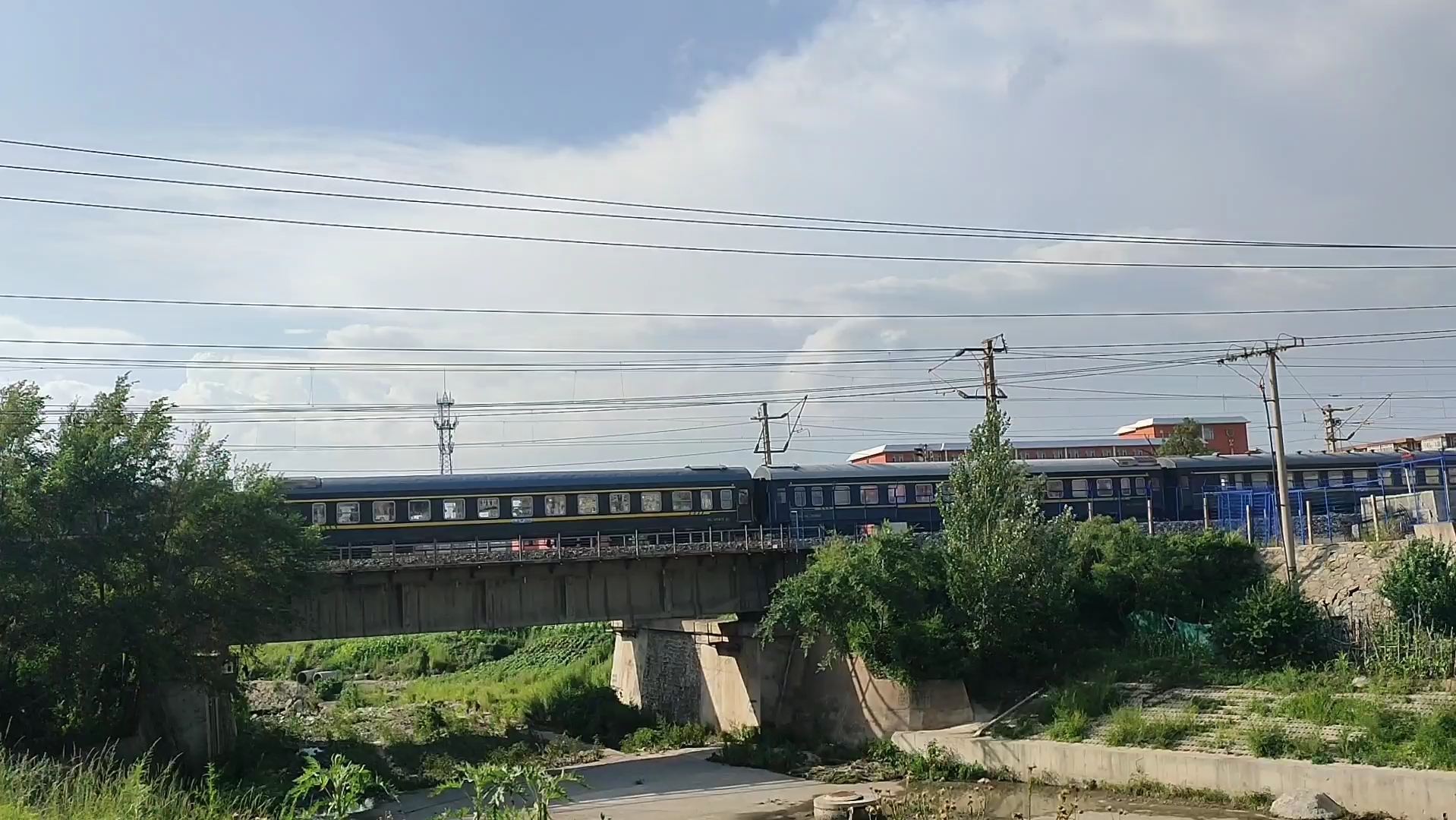 大连——满洲里k2623次公主岭幺道停车,哈局三段hxd3d-0628