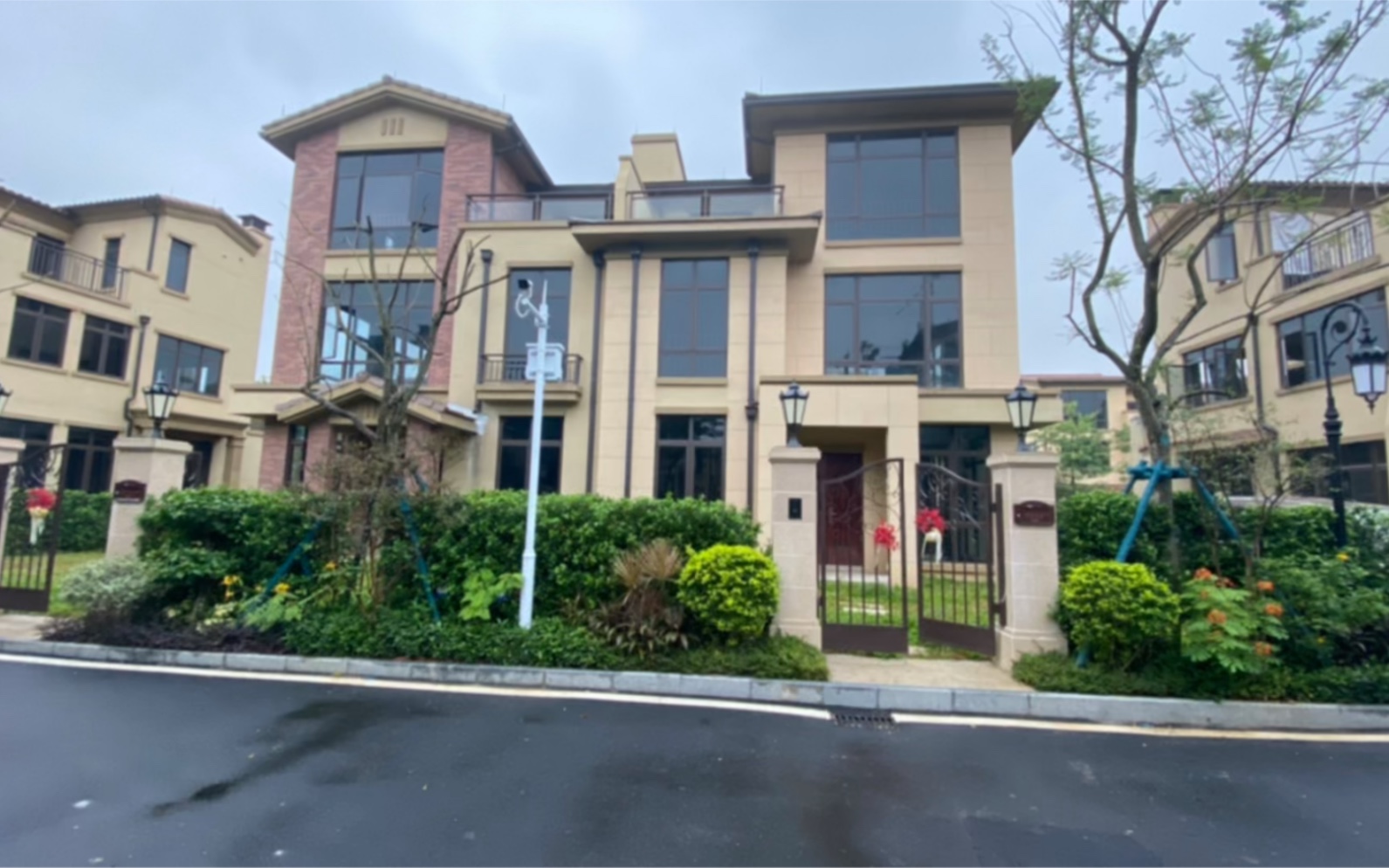 广东新欧式风情别墅 房地产低迷时期 刚需迎来春天