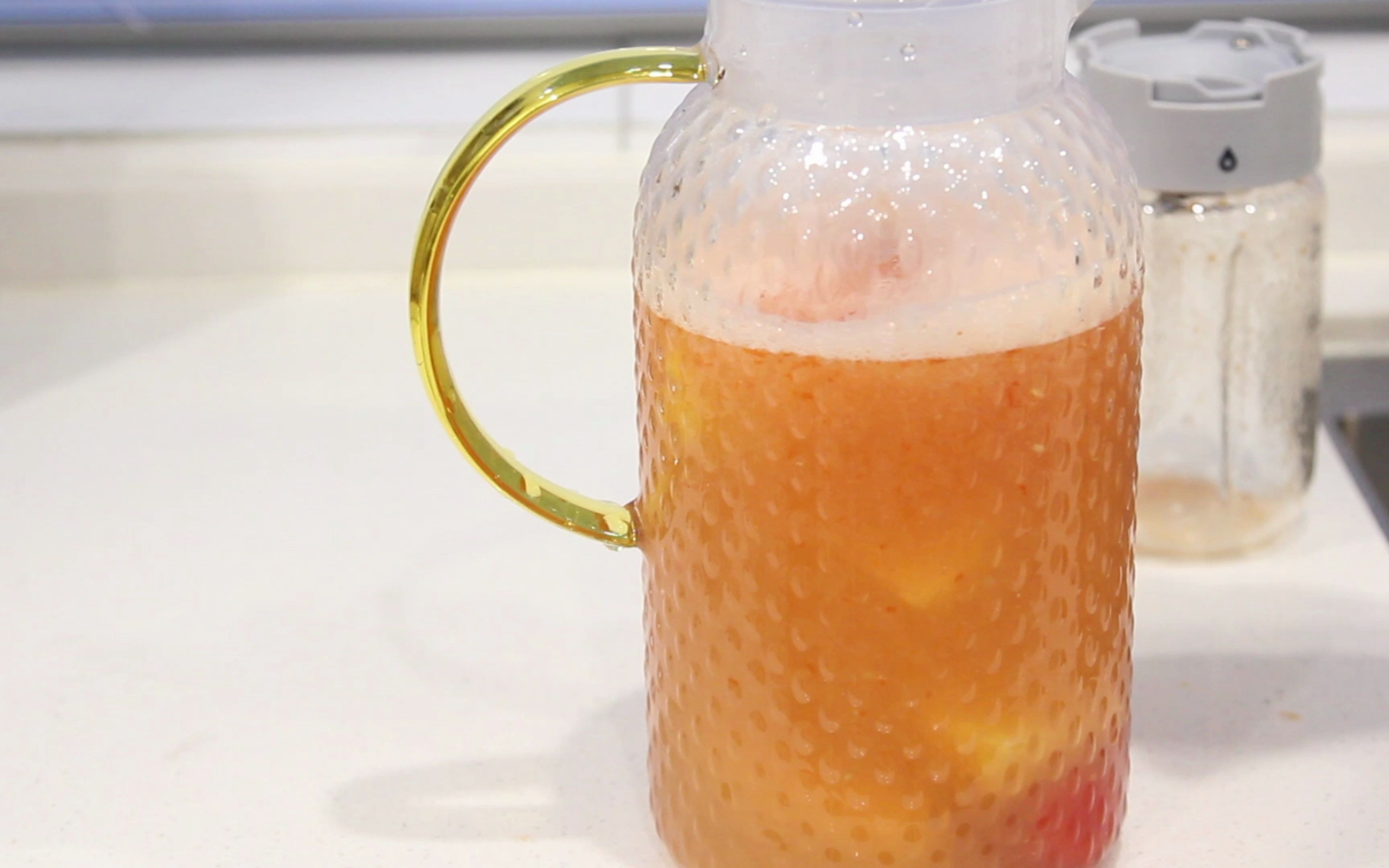 盛夏清新饮品,小番茄黄桃果蔬汁,营养健康又美味