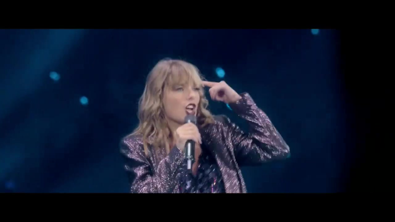 [图]Taylor Swift - Getaway Car (2018年举世盛名巡回演唱会达拉斯站现场)