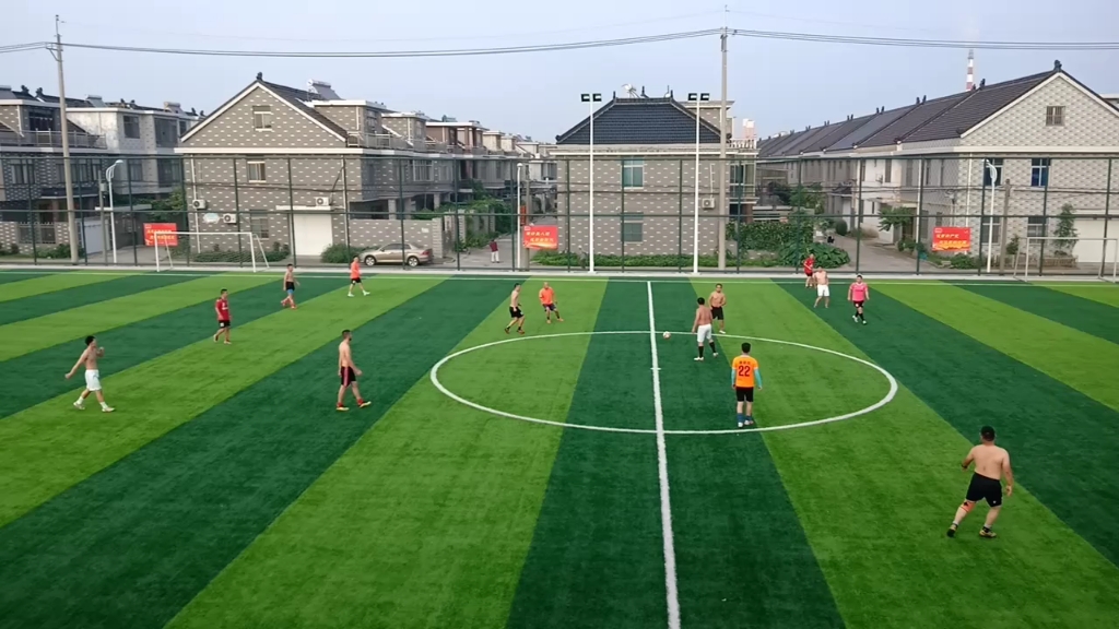 活动  社区里的足球场②