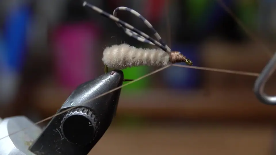 McFly Foam Pellet Fly! (Best Pellet fly pattern) Simple, Quick, and  Effective!_哔哩哔哩_bilibili