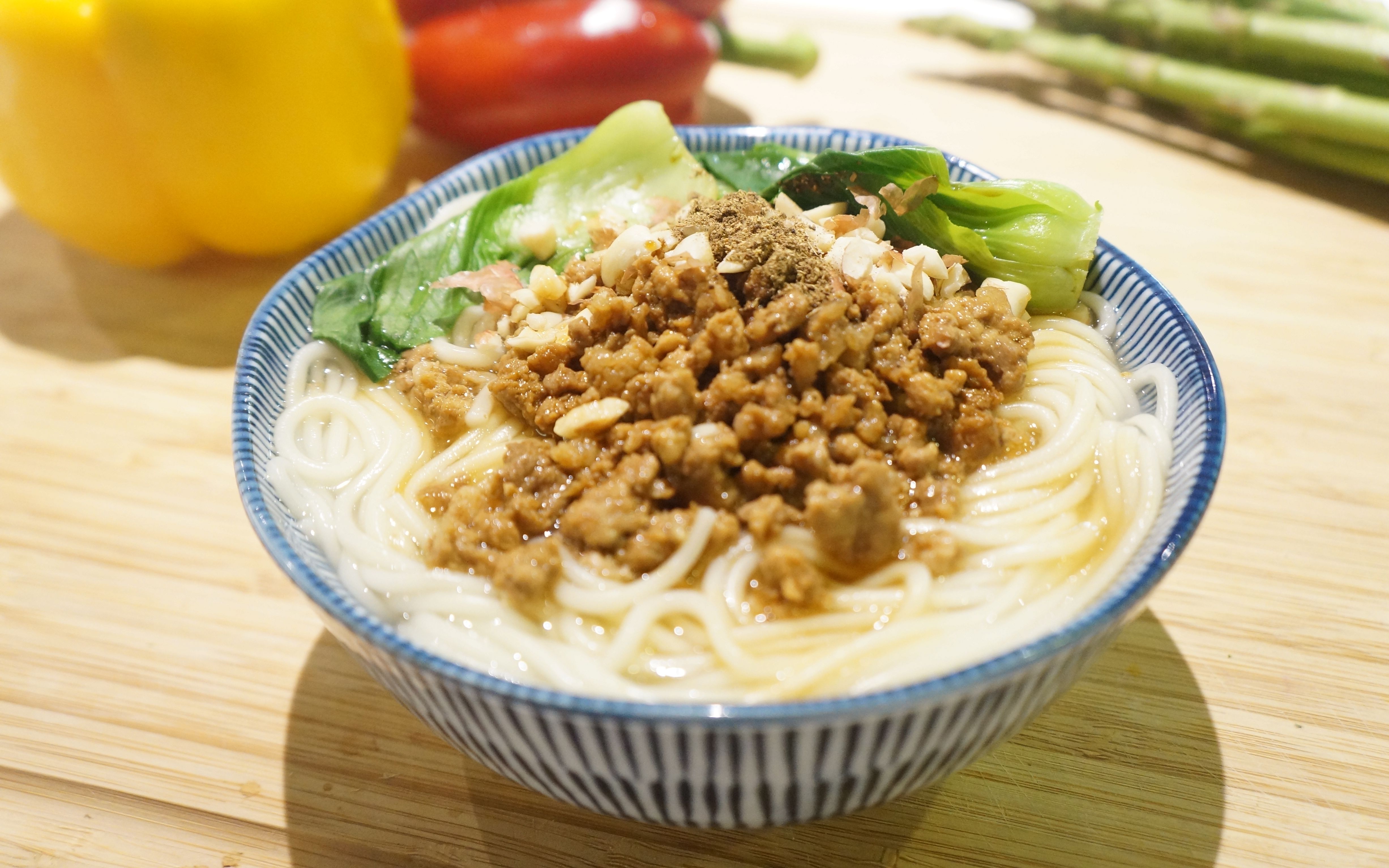 重庆小面是孟非的情怀!来一碗健康美味的杂酱面