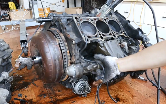 【奥迪a6发动机3】解体奥迪六缸发动机,看发动机内部做功过程