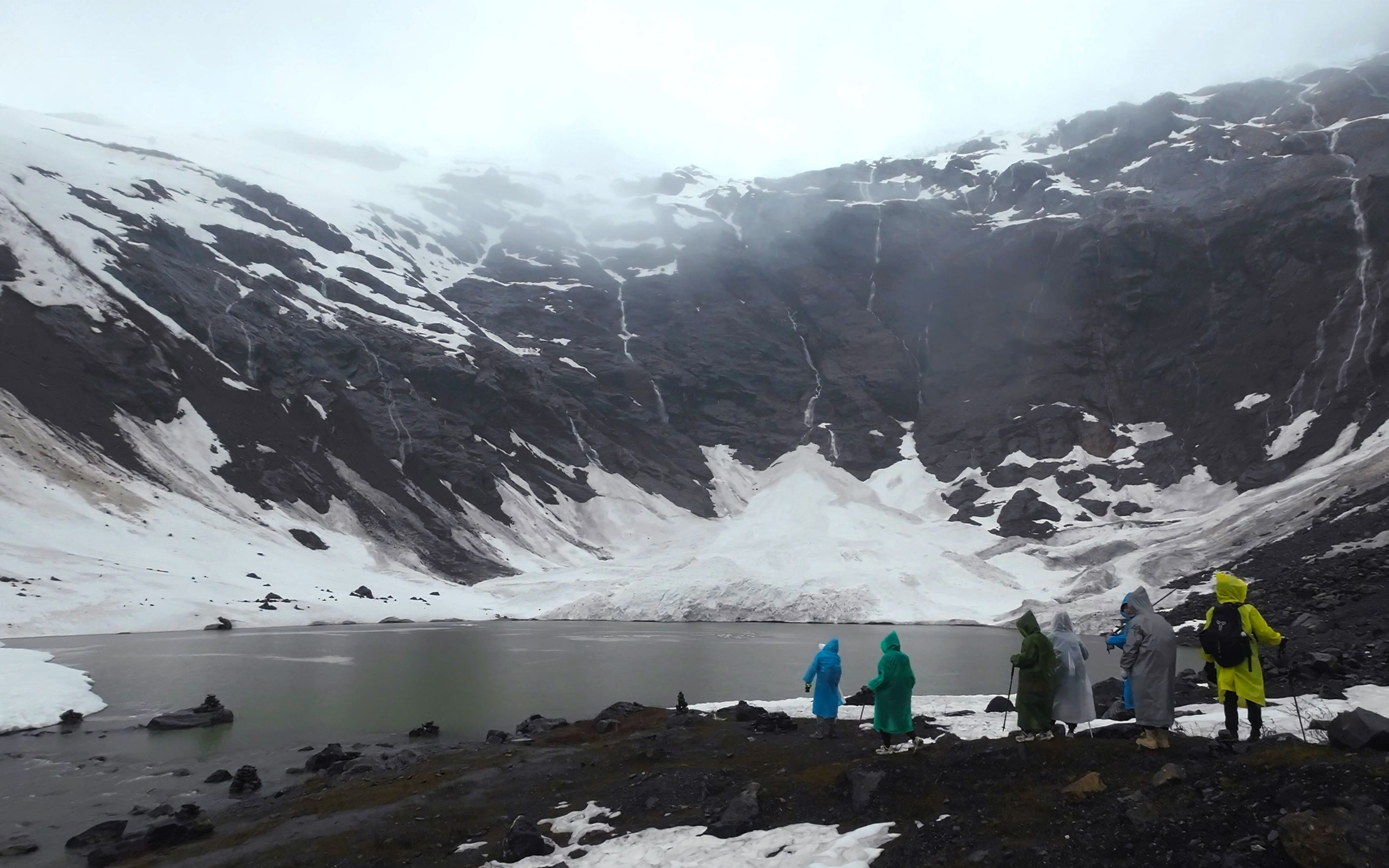 雨崩冰湖徒步