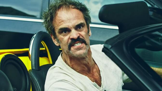 【中文字幕】老崔亲自出演的gta真人电影,手把手教你玩线上.