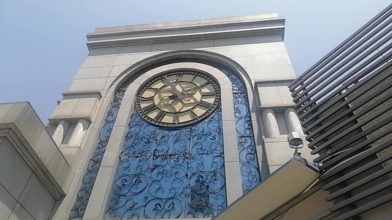 成都市凤祥楼中午12点报时