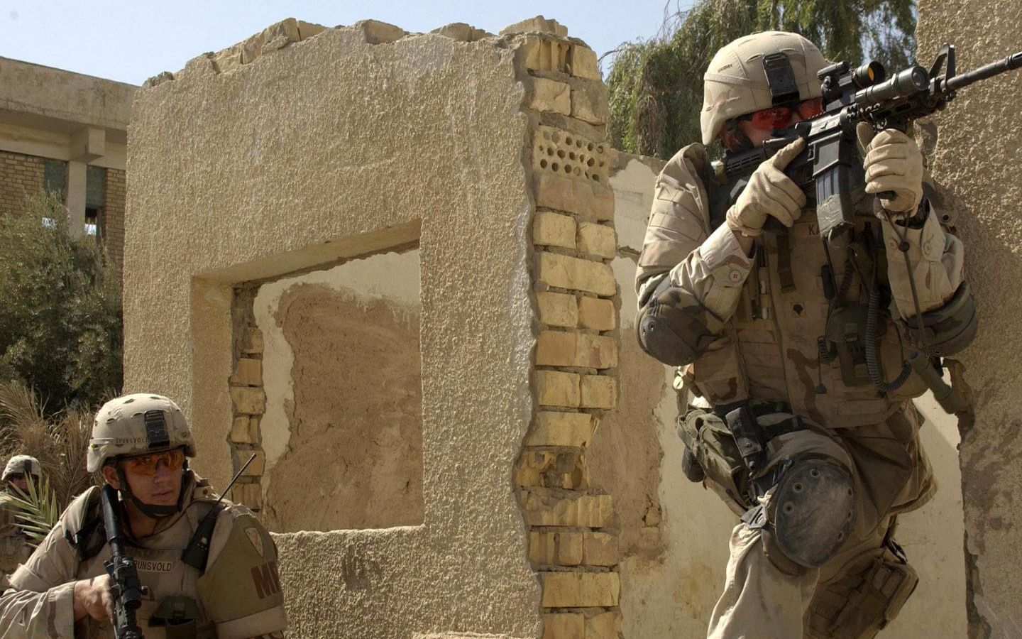 各国如何对待逃兵?美国的手段最狠,而中国这4个字将会伴随一生