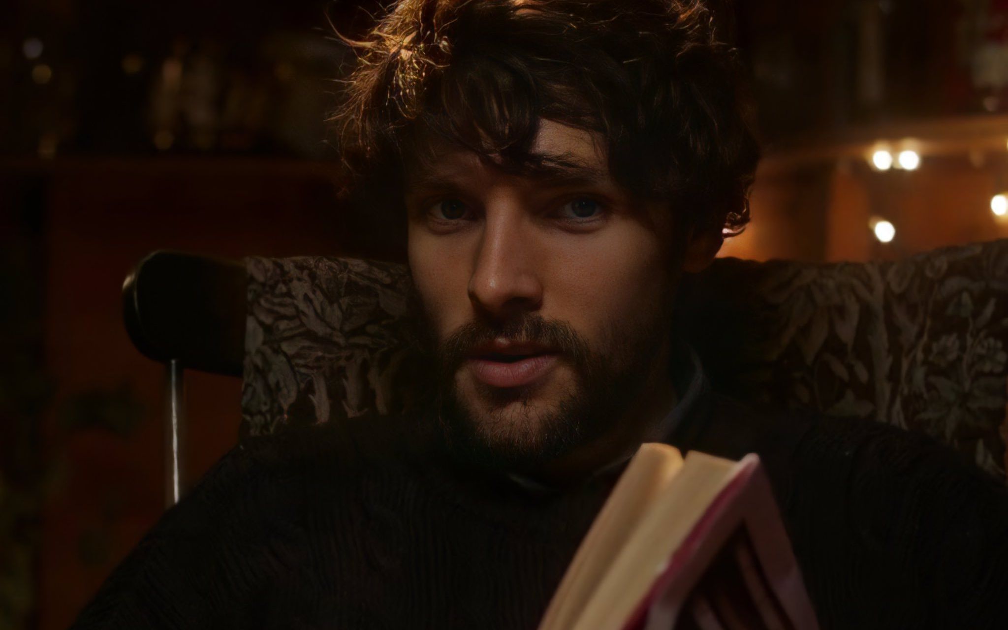 [图]Colin Morgan -The Devil With The Three Golden Hairs