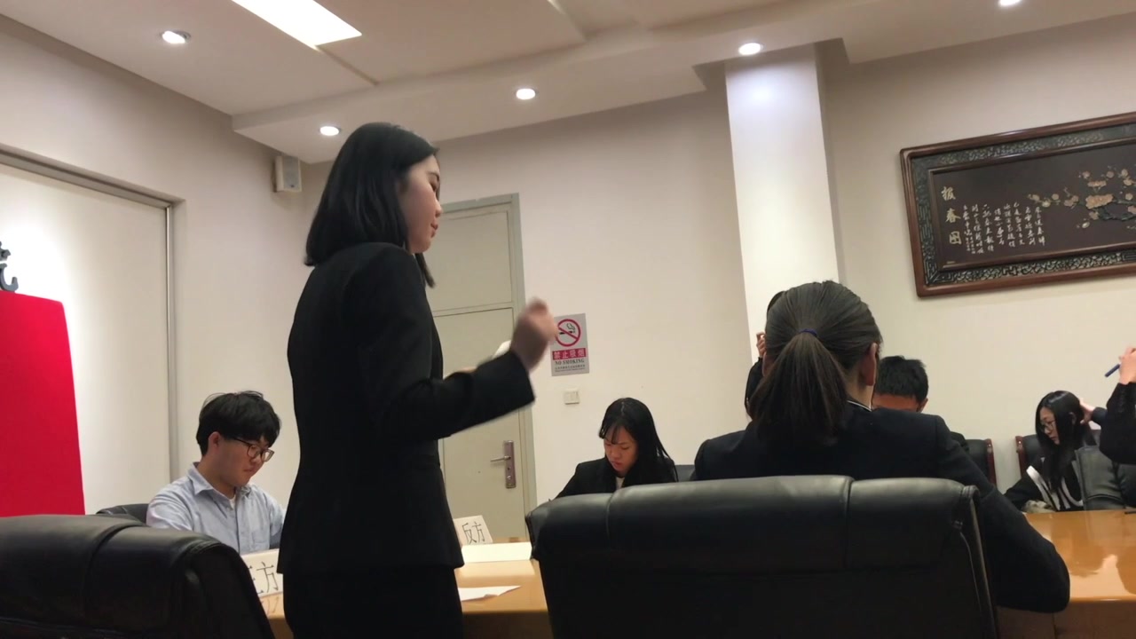 [图]北京服装学院第四届“毅锦杯”辩论赛 复赛辩题：“吃亏是福”的观点有／不利于社会和谐