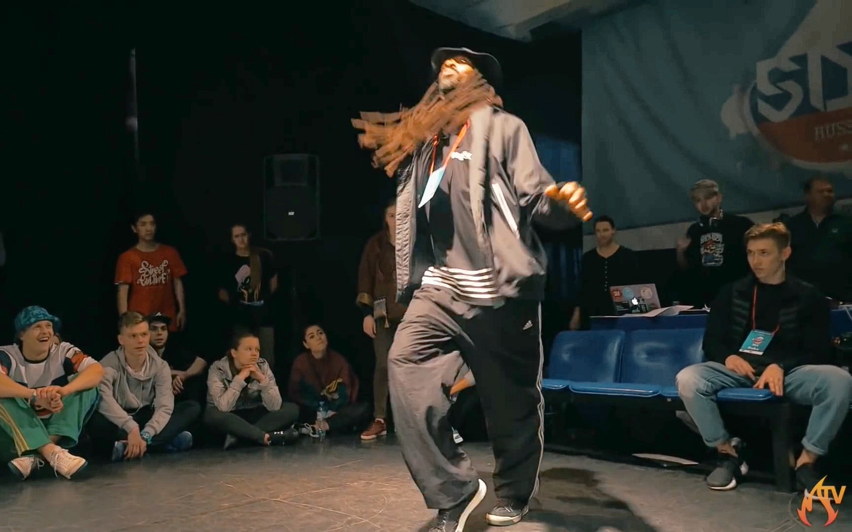 【极限丝滑的形体逻辑】icee王冰冰hiphop裁判表演 @ sdk russia