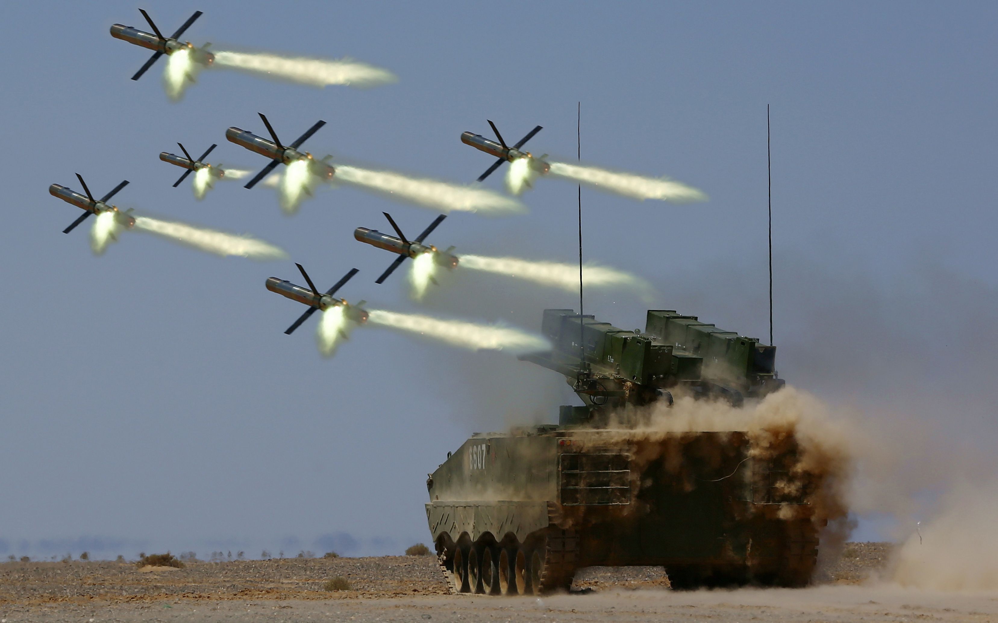 坦克喷出4万根"钢针雨",300名越南士兵倒地,瞬间刺穿敌军阵地_哔哩