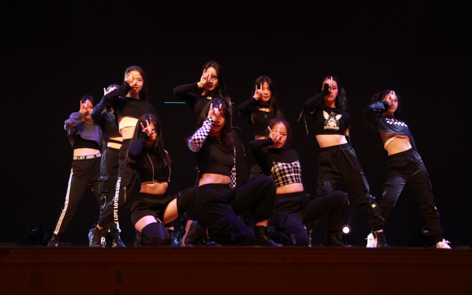 smdt齐舞炸裂惊艳全场高中生翻跳postupyoullfindawayscream