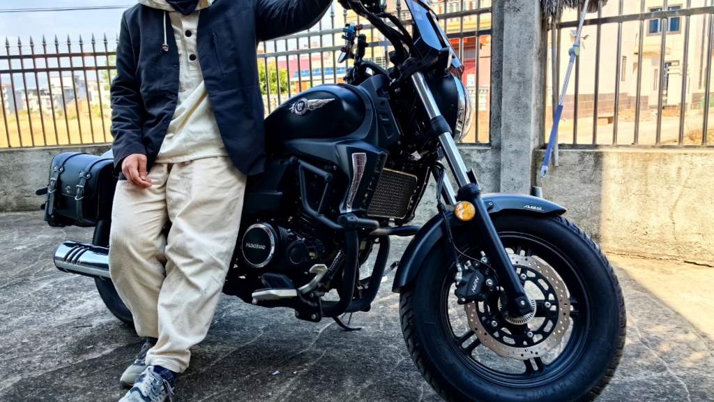 豪爵tr300 做工 骑行 舒适度一流水准