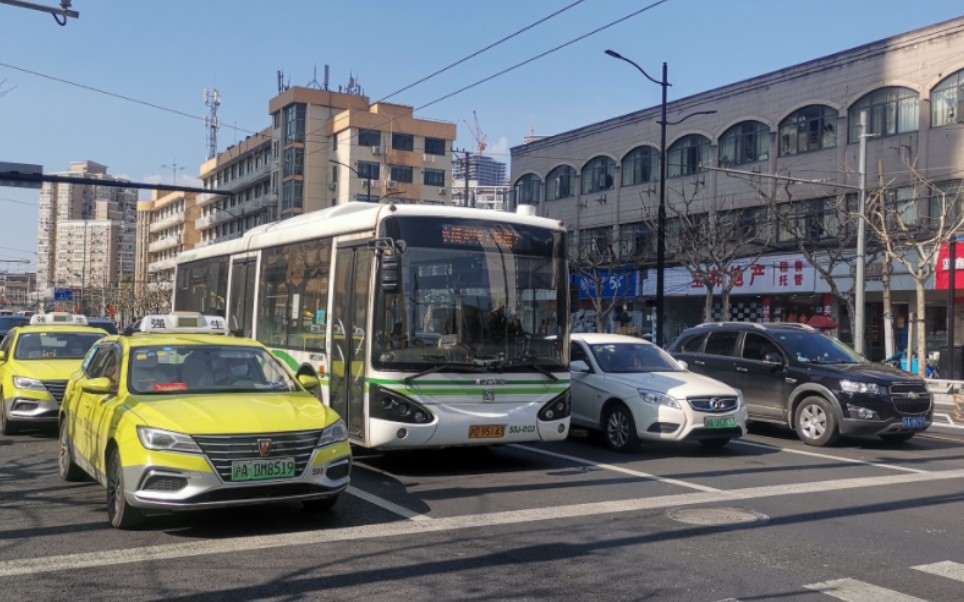 上海公交 巴士三公司 陆安线(高速) s0j-0133 曹杨路兰溪路路口通过