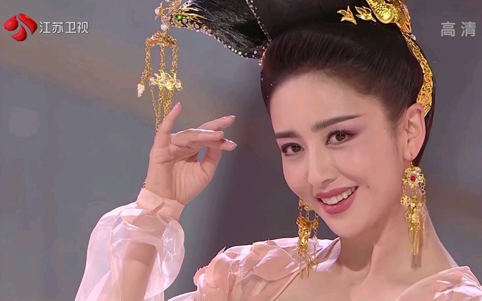 佟丽娅双面燕洵丽人行天猫618超级晚绝美画面