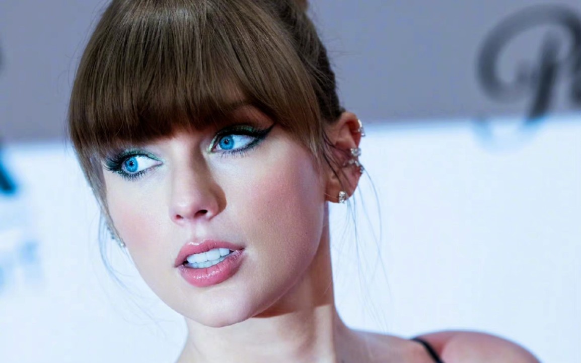 【Taylor Swift】霉霉获得2022年EMAs最佳艺人、最佳流行、最佳MV(All Too Well)和最佳长篇MV(All Too Well)四项大奖哔哩哔哩bilibili