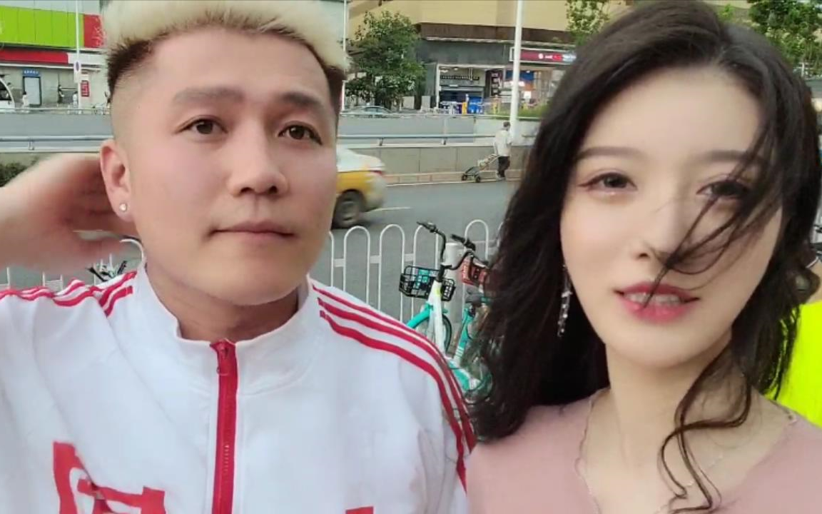 【蛋黄组合】虎牙-洋气黄18001_2020-08-17_哔哩哔哩 (゜-゜)つロ