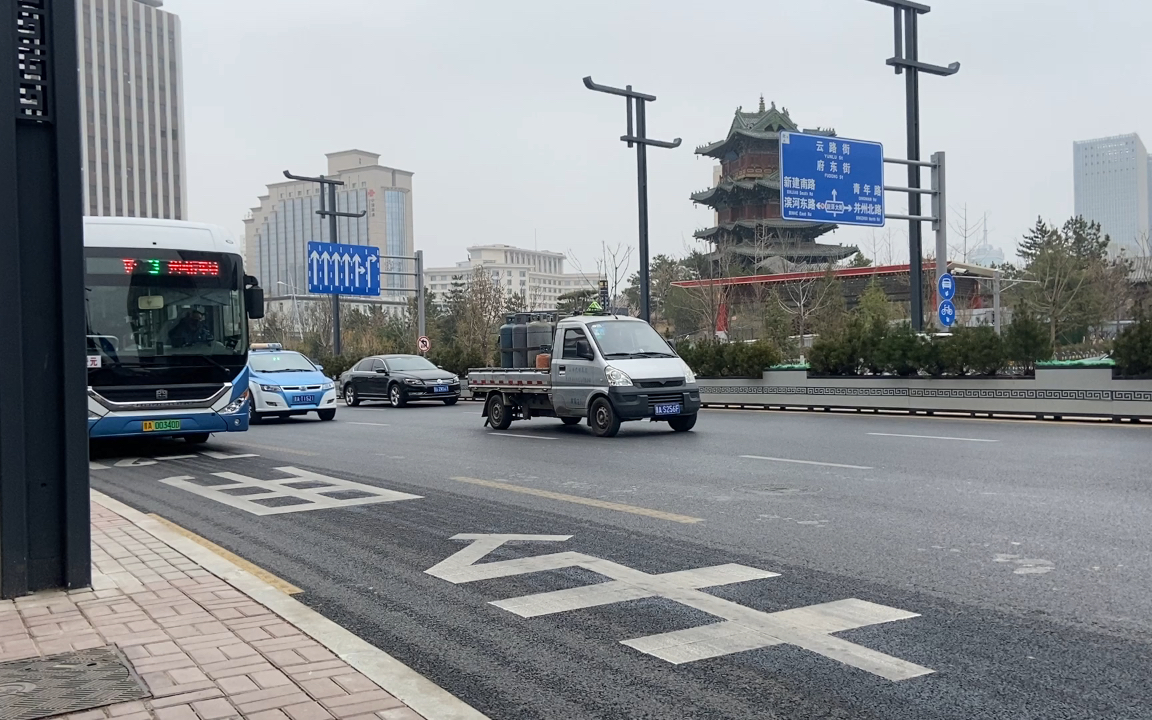 活动  【随拍】太原3路大南门站进站