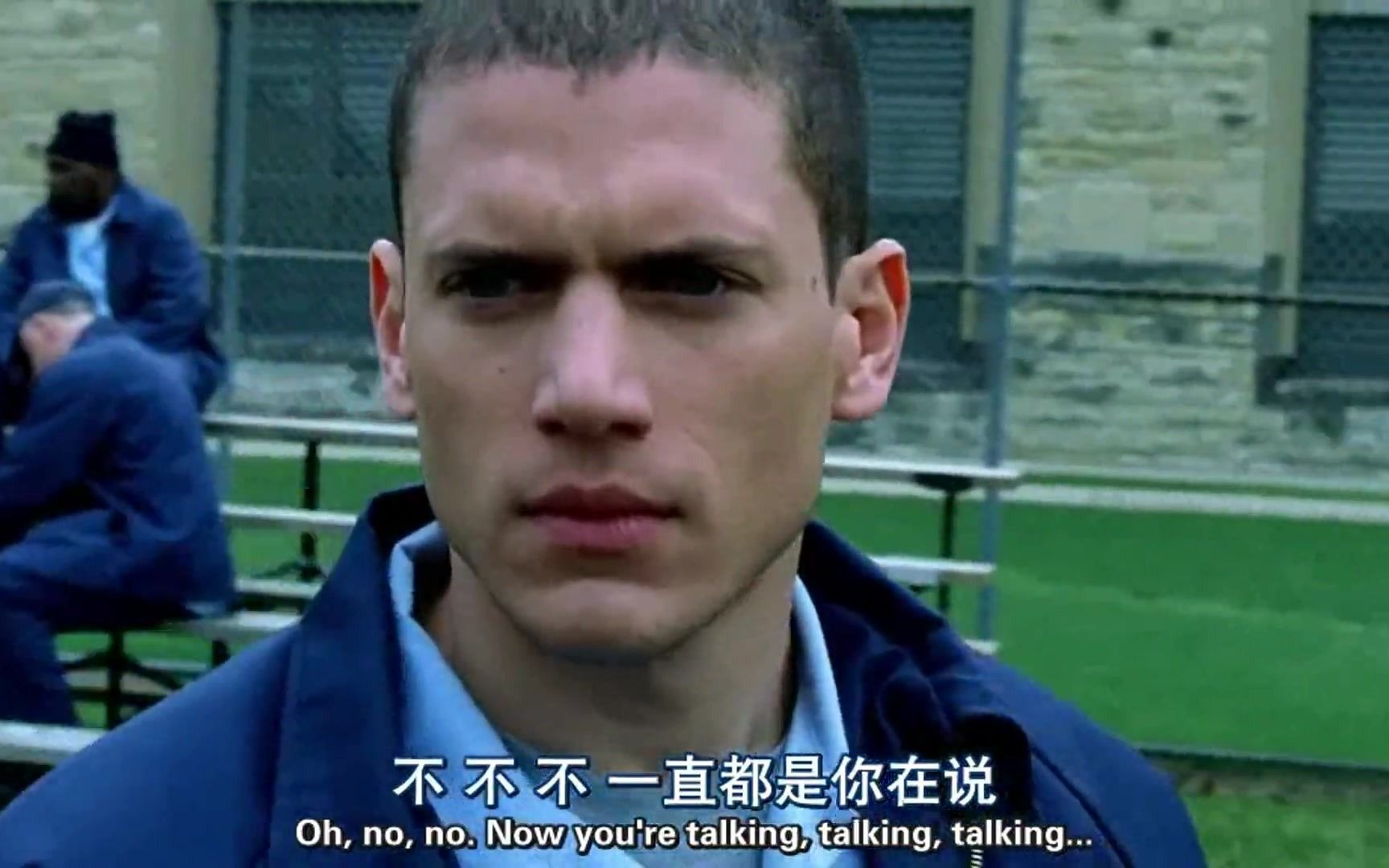 越狱迈克斯科菲尔德如愿以偿地来到哥哥林肯服刑的监狱