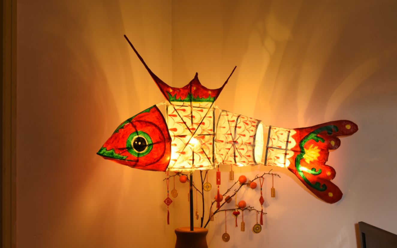 【小熊手工日记01】  花了4天时间做了一个鱼灯,祝大家年年有余,鸿运