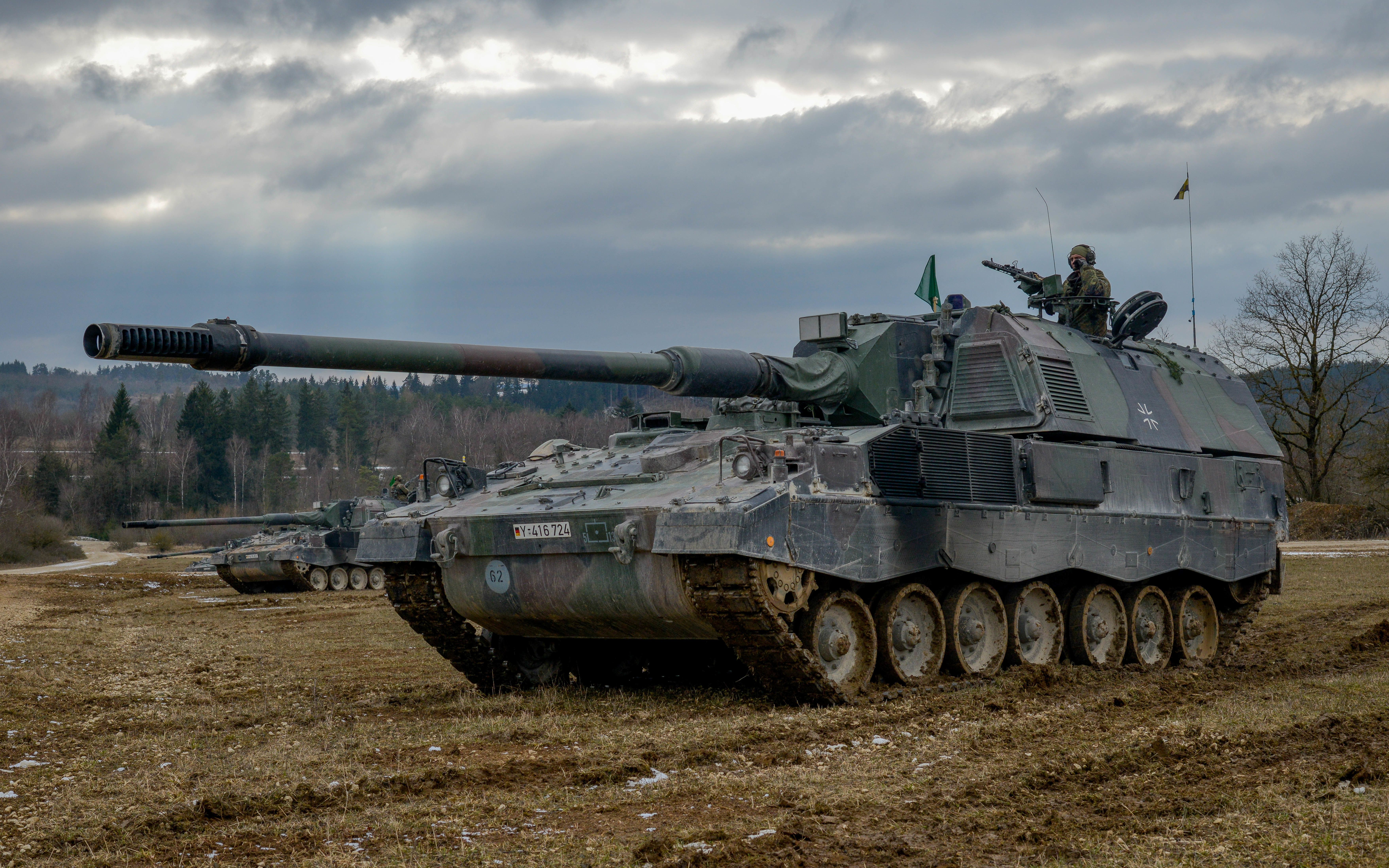 pzh2000自行榴弹炮的装填系统