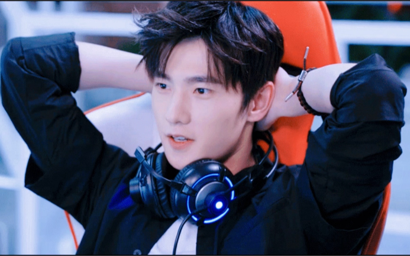 今天是被杨洋的笑治愈的一天,带你解锁杨洋的笑容!