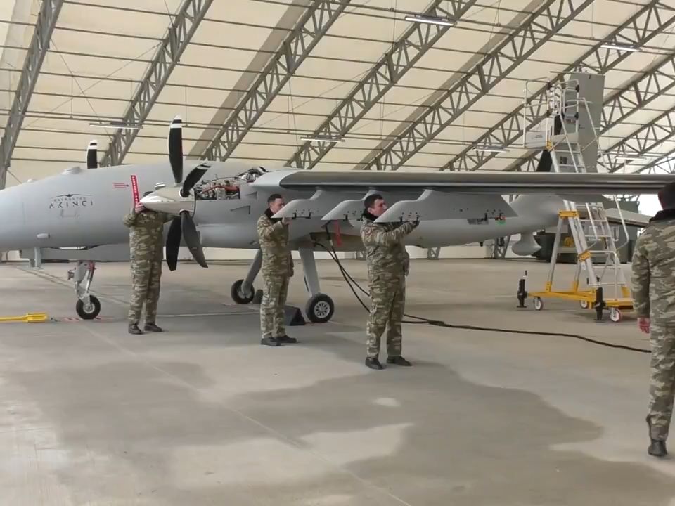 阿塞拜疆空军使用bayraktar"游骑兵"无人机