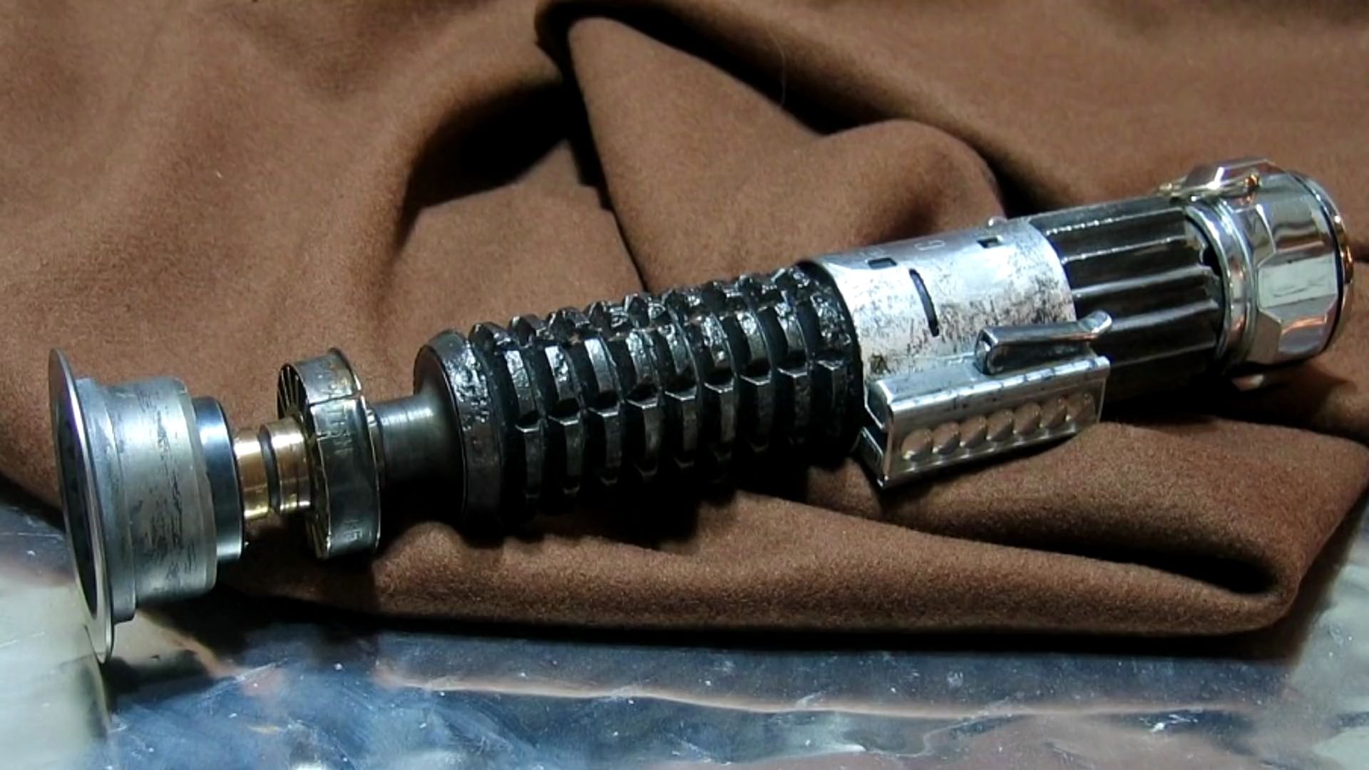 【星球大战】欧比旺魂归原力后光剑去哪里了(欧比旺一生用过哪些光剑