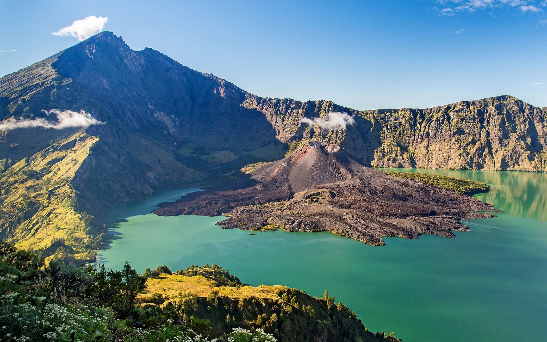 林贾尼火山航拍1