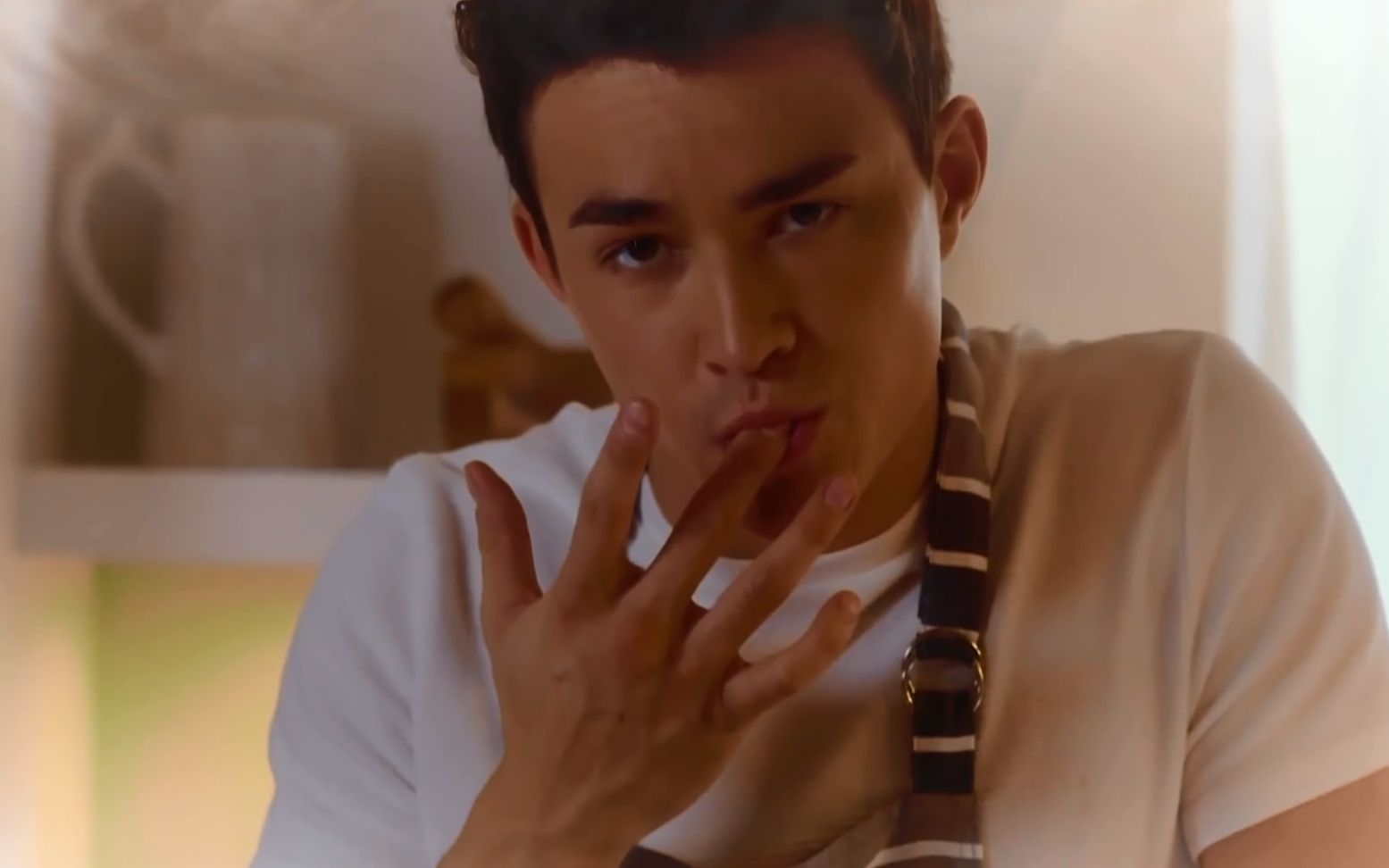 影视中字gavinleatherwood给火鸡抹油